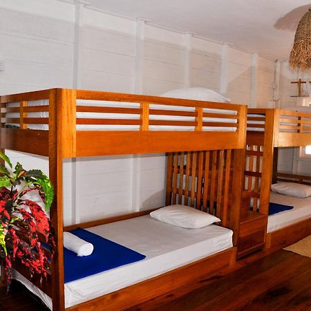 Crow'S Nest Hotel Tua Pejat ภายนอก รูปภาพ