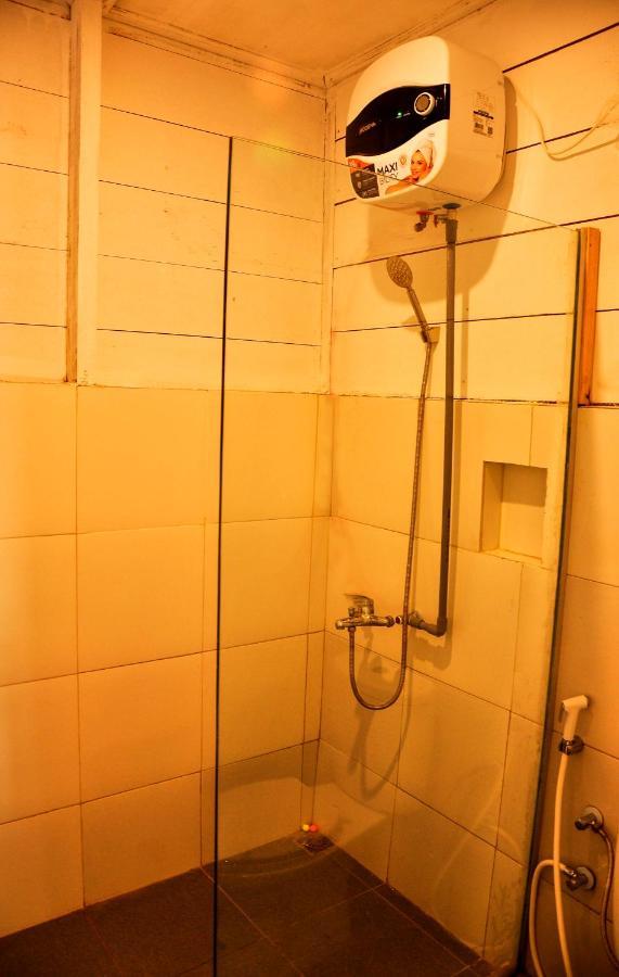 Crow'S Nest Hotel Tua Pejat ภายนอก รูปภาพ