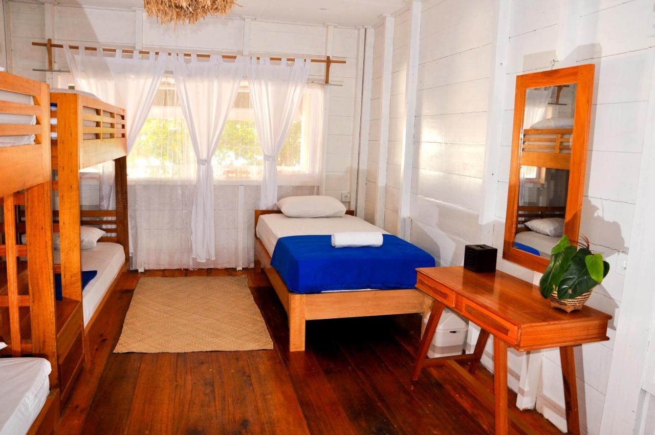 Crow'S Nest Hotel Tua Pejat ภายนอก รูปภาพ