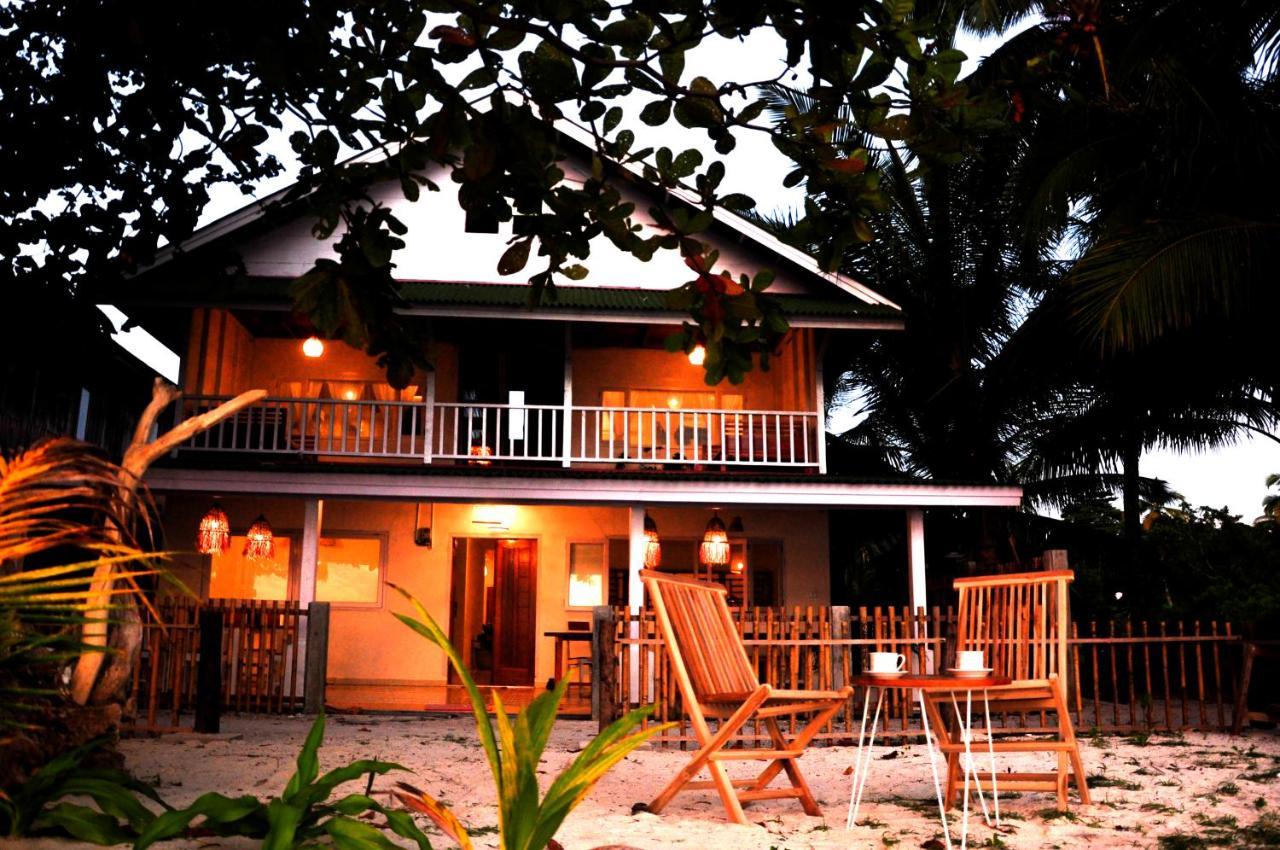 Crow'S Nest Hotel Tua Pejat ภายนอก รูปภาพ