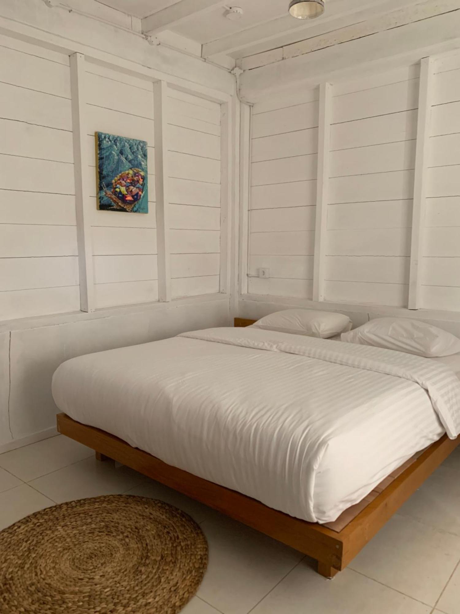 Crow'S Nest Hotel Tua Pejat ภายนอก รูปภาพ