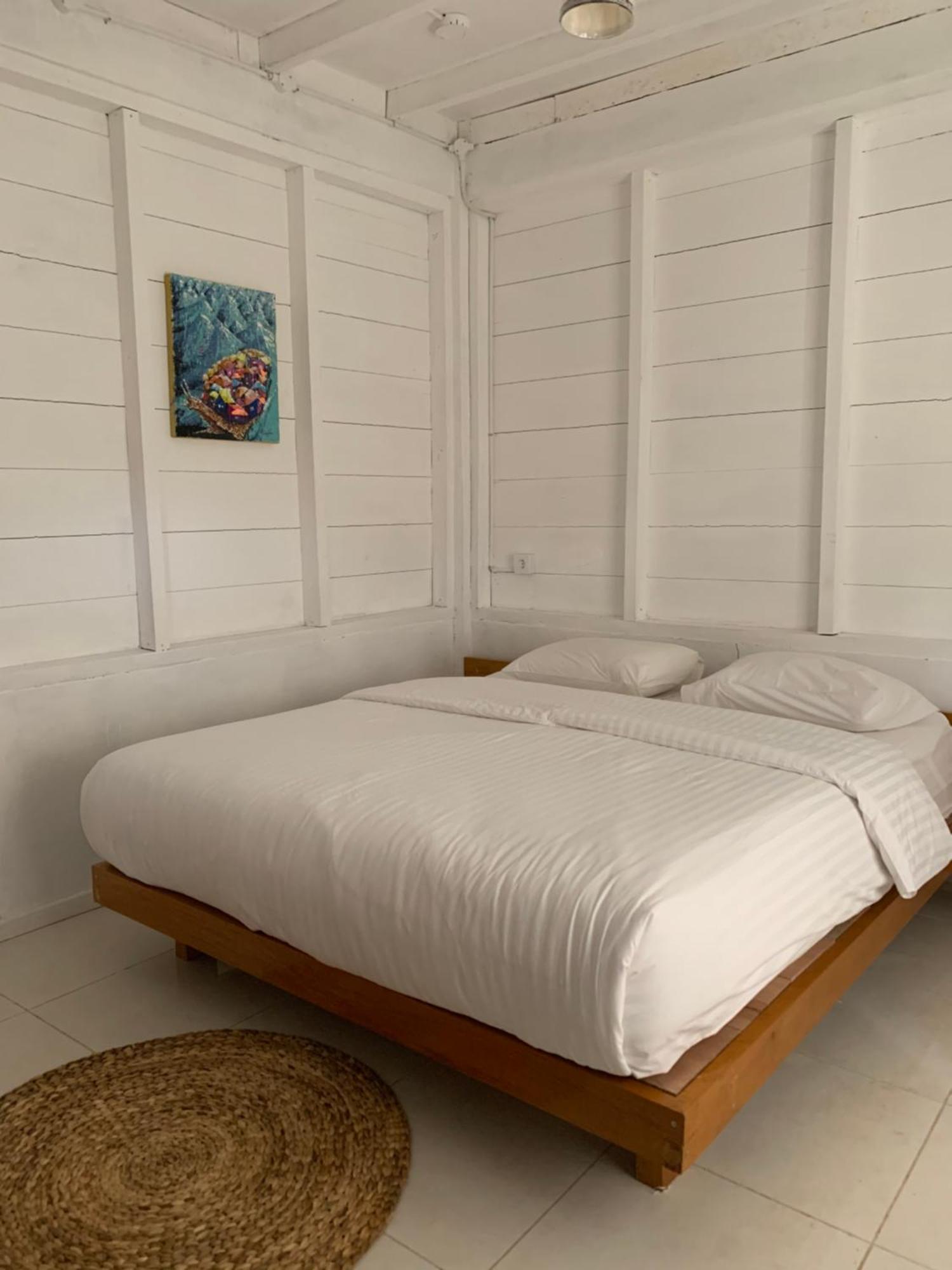 Crow'S Nest Hotel Tua Pejat ภายนอก รูปภาพ